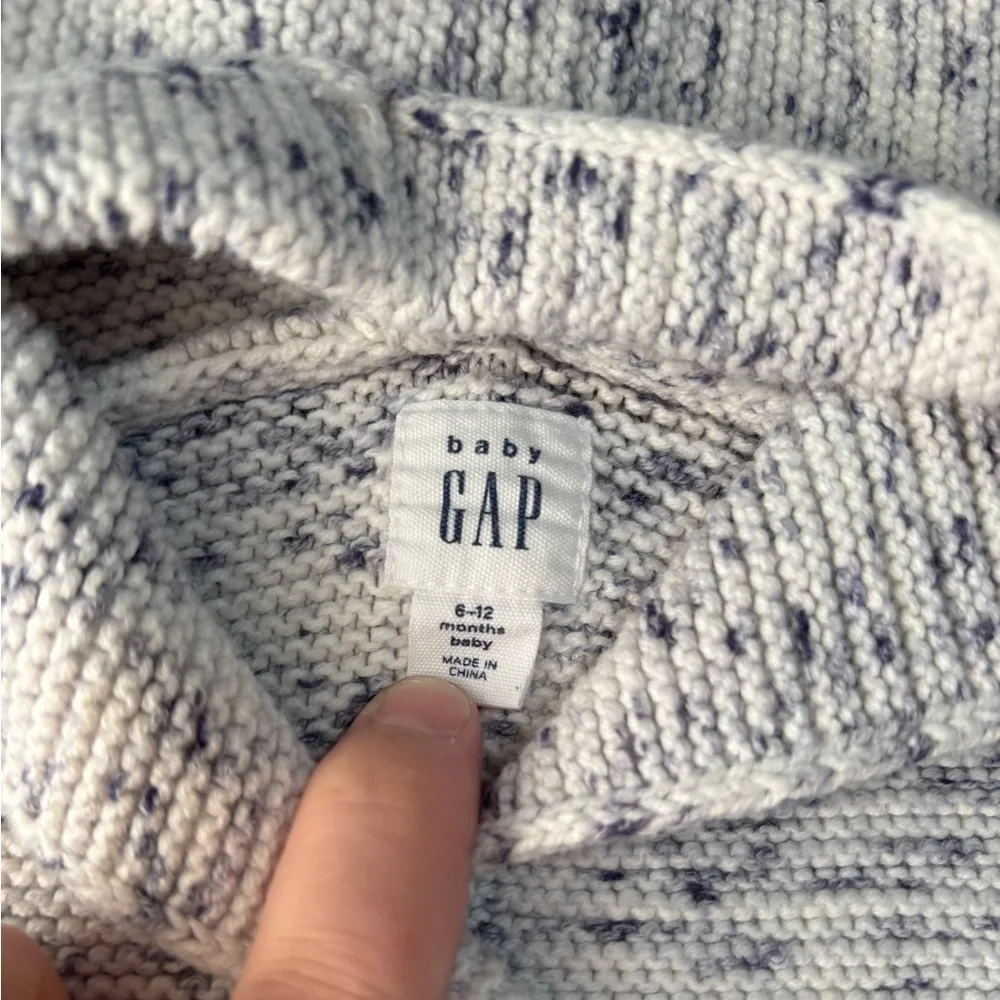 Baby Gap Heart Pocket Knit Hooded Sweater Size 6-12 Months